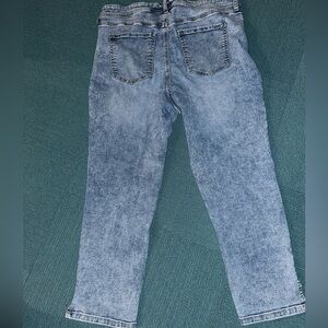 D/C Women’s Slightly Curvy Jeans